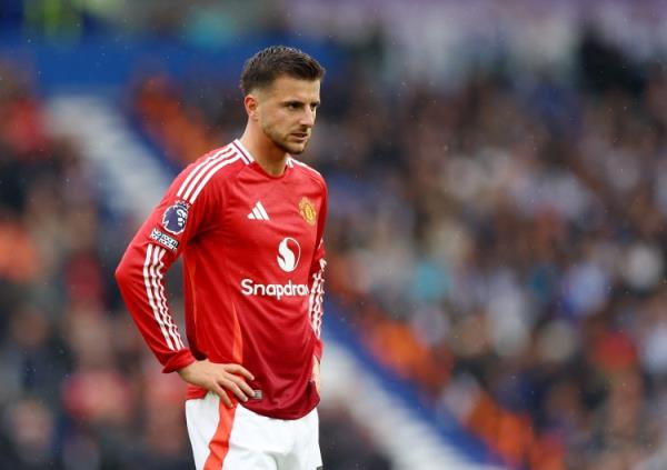 曼聯(lián)最水7號??芒特6420萬加盟1年半1球1助，首發(fā)踢13分鐘又傷了